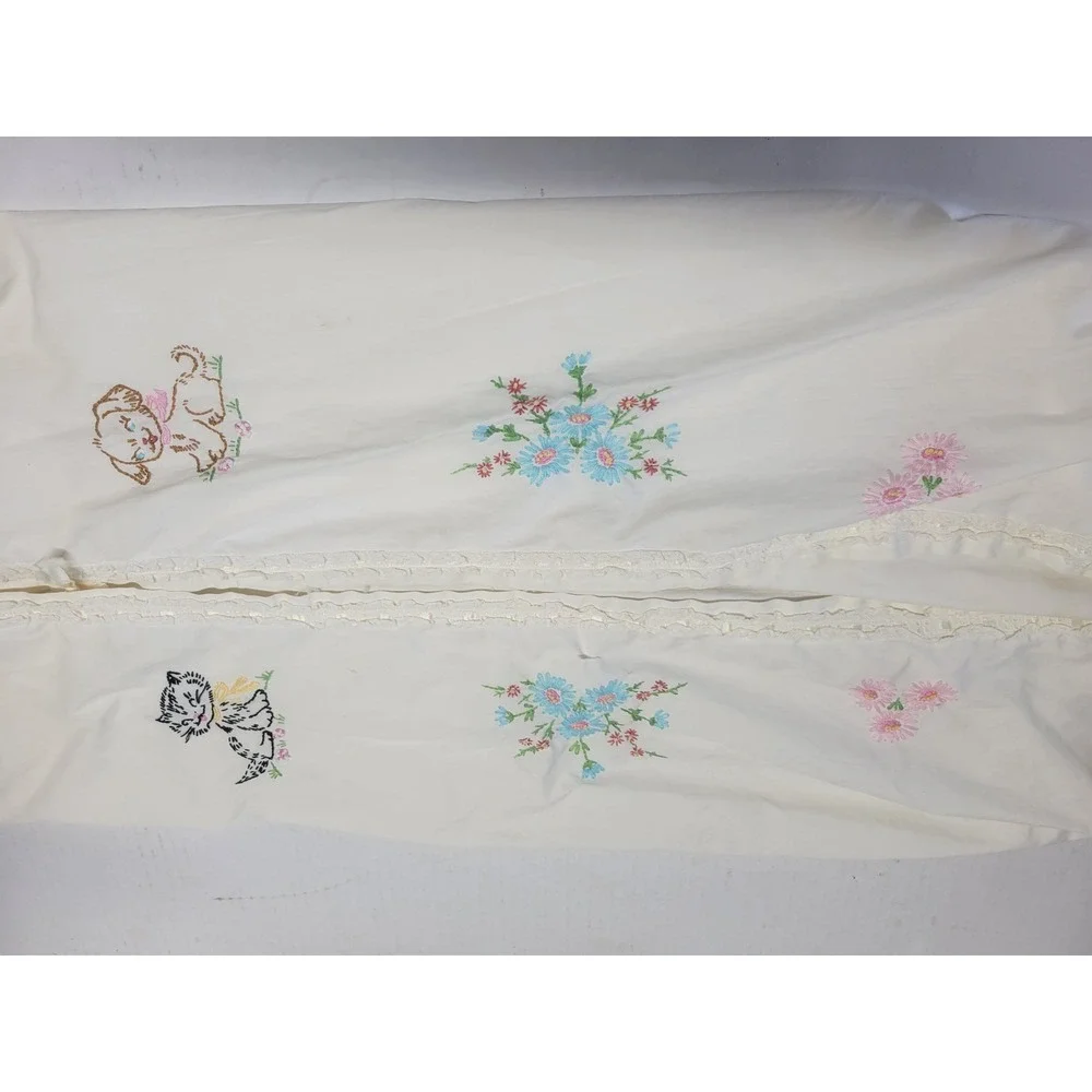 Vtg‎ 70s Embroidered hanging diaper holder Puppy Kitten Floral